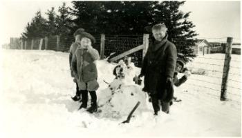 Red Deer Archives, P2796; Building a snowman, 19--