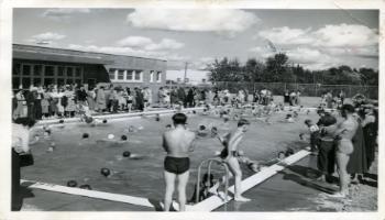 Red Deer Archives, P4130; Swimming at the Red Deer Pool, ca. 1950
