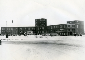 Black and white photo of the front entrance of the Red Deer General Hospital