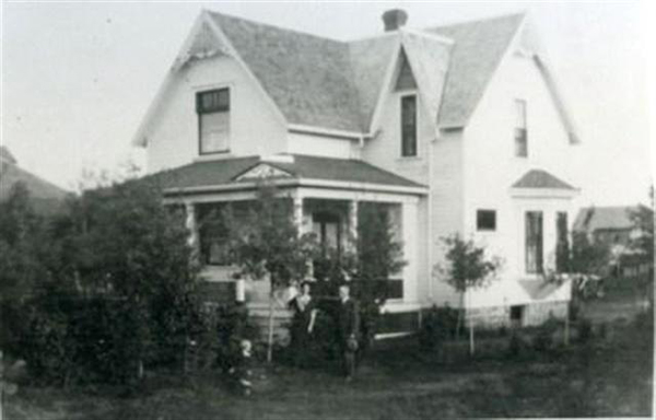 Photo of Clarke House c 1910