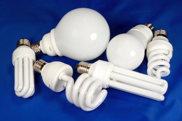 Various styles of fluorescent bulbs (JPG)